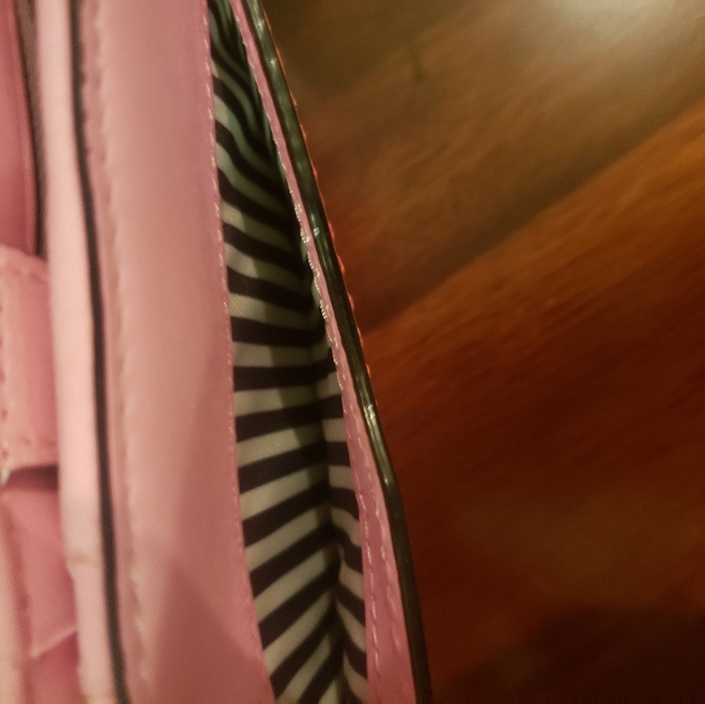 Kate Spade ♠️ Wallet - Picture 2 of 7